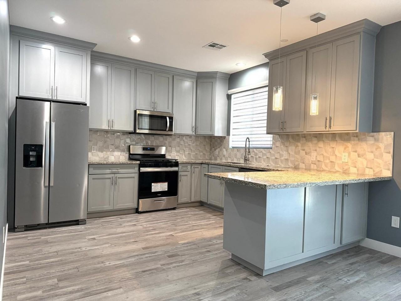 1406 E Cinnabar Ave - Photo 3 of 22