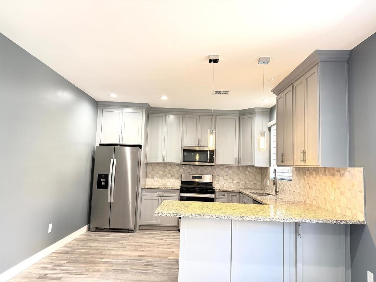 1406 E Cinnabar Ave - Photo 7 of 22