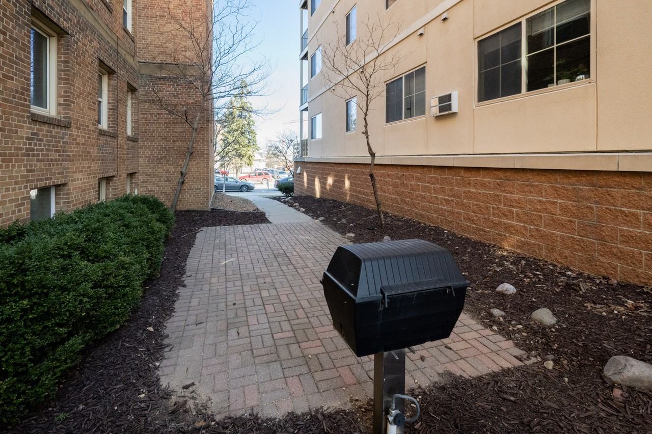 Hamilton 508 4th Street Southwest - Photo 5 of 50