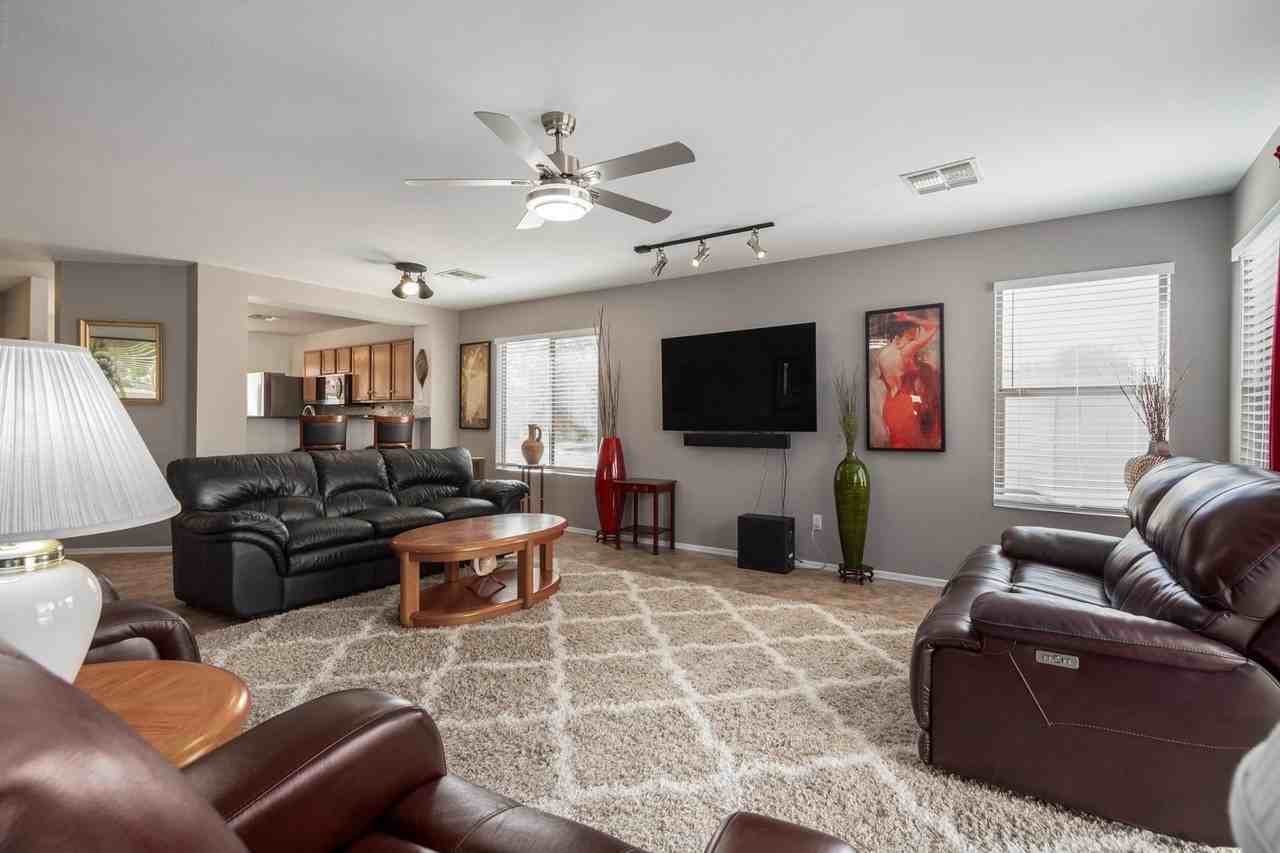 13864 W Ironwood St - Photo 7 of 24