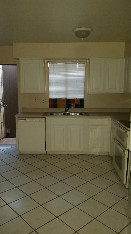 3316 W Tangerine Ln - Photo 7 of 12