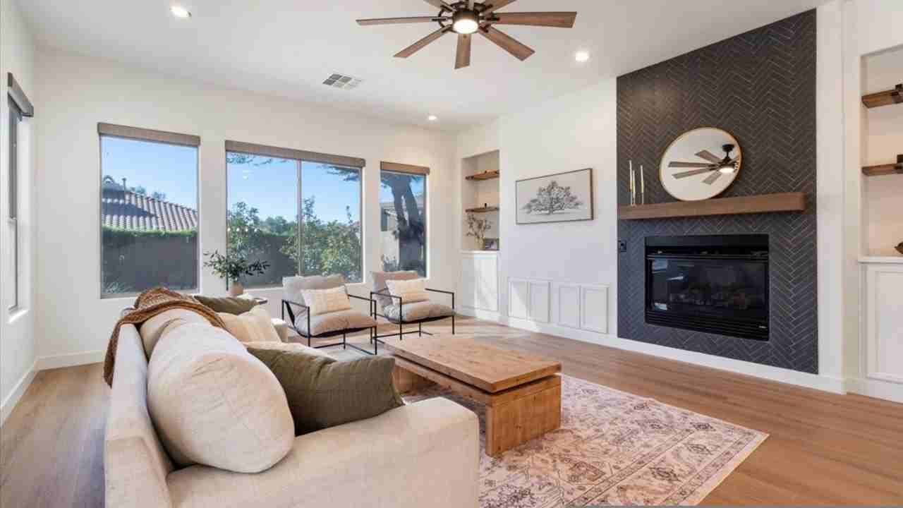 2025 W Calle De Sol - Photo 2 of 38