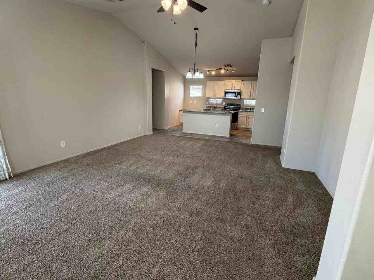 11284 W Magnolia St - Photo 4 of 16