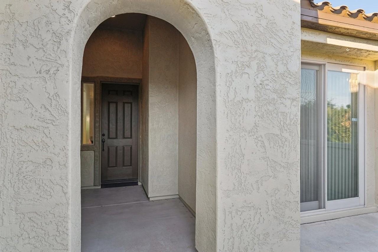 12600 W Rosewood Ln - Photo 4 of 43