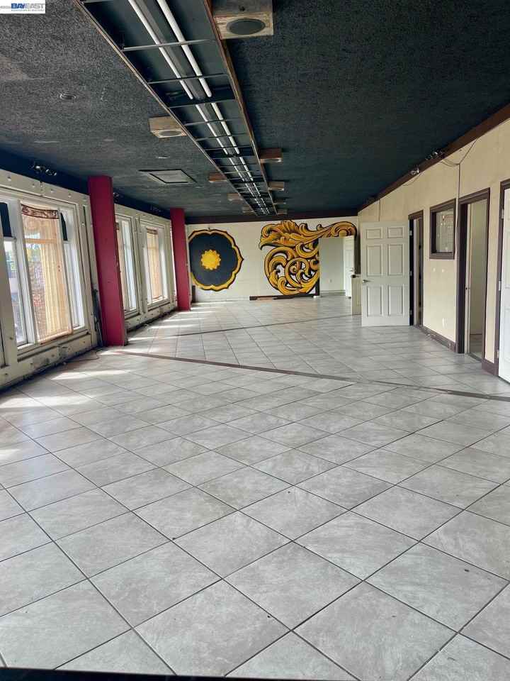 22622 Mission Blvd - Photo 3 of 10