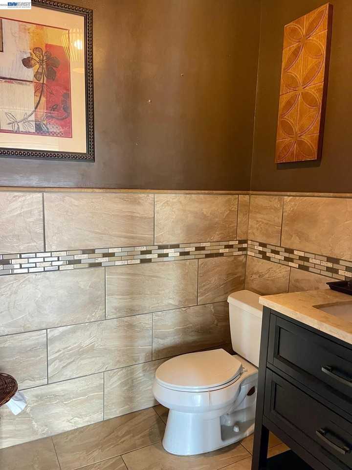 22622 Mission Blvd - Photo 6 of 10