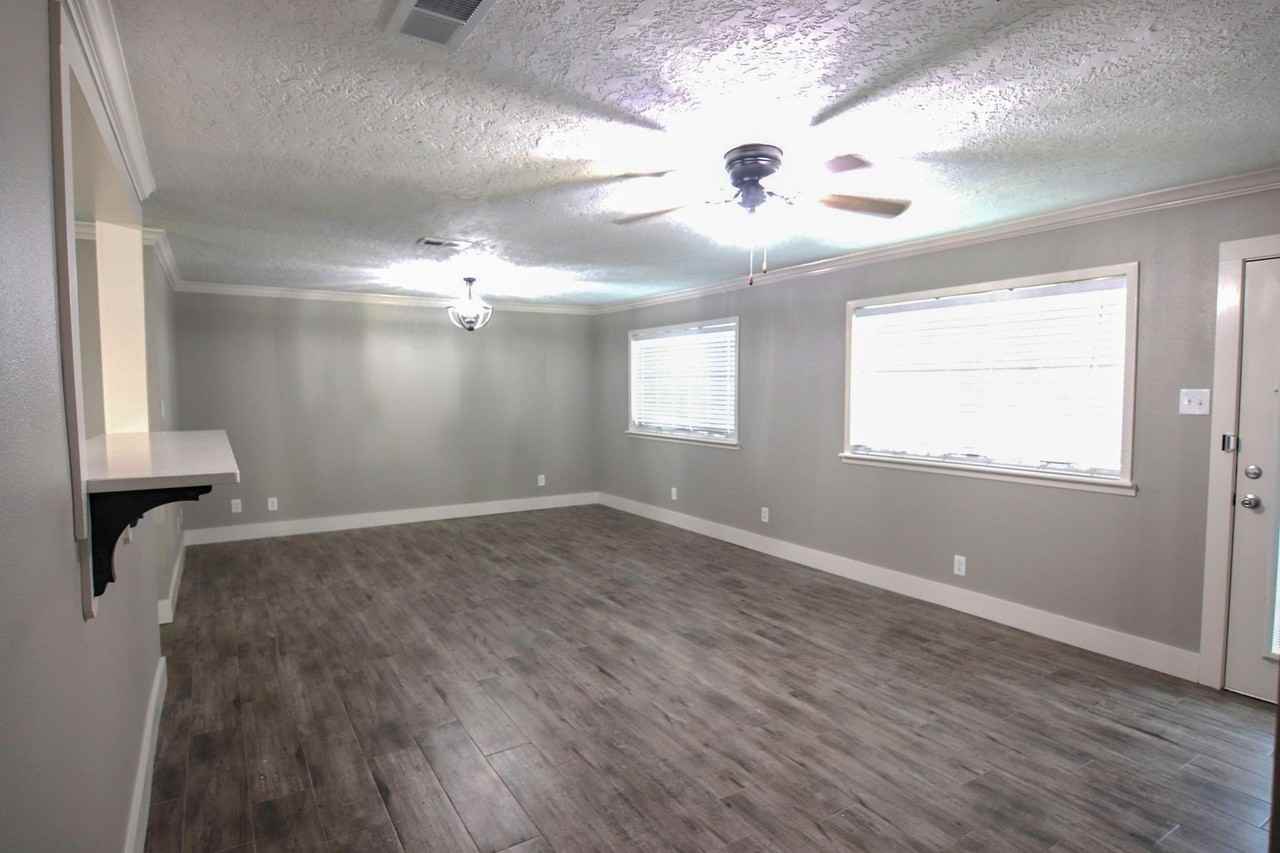 3885 Hale St - Photo 2 of 18