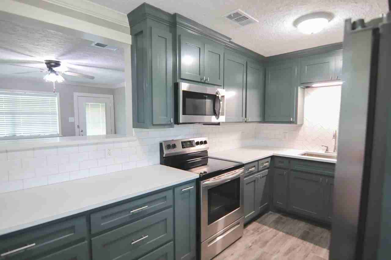 3885 Hale St - Photo 3 of 18