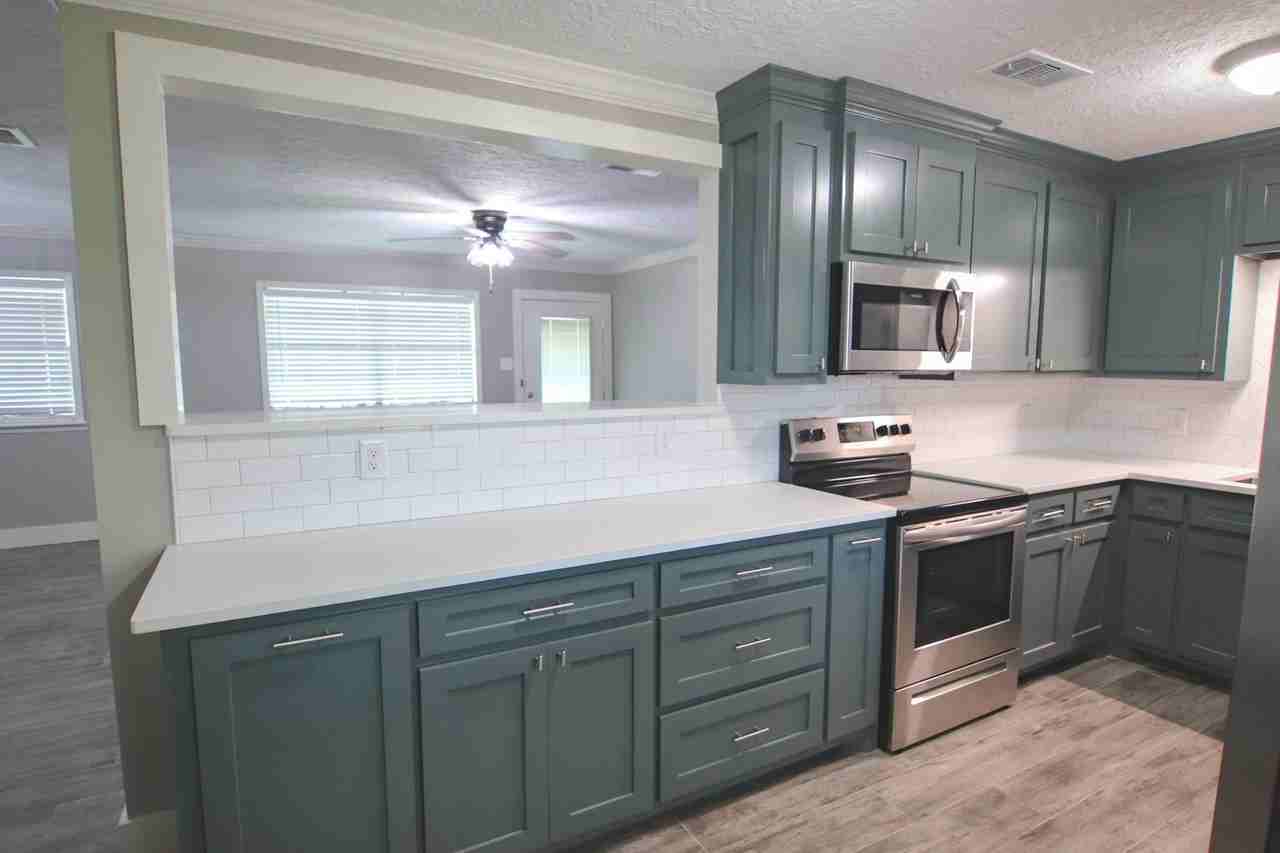 3885 Hale St - Photo 4 of 18