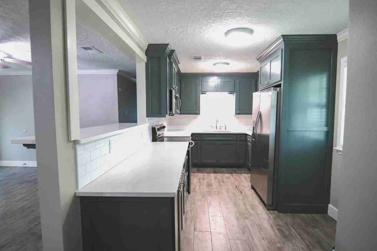 3885 Hale St - Photo 5 of 18