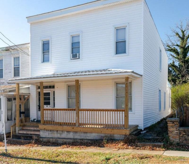 427 4th St #2 - Photo 5 of 9