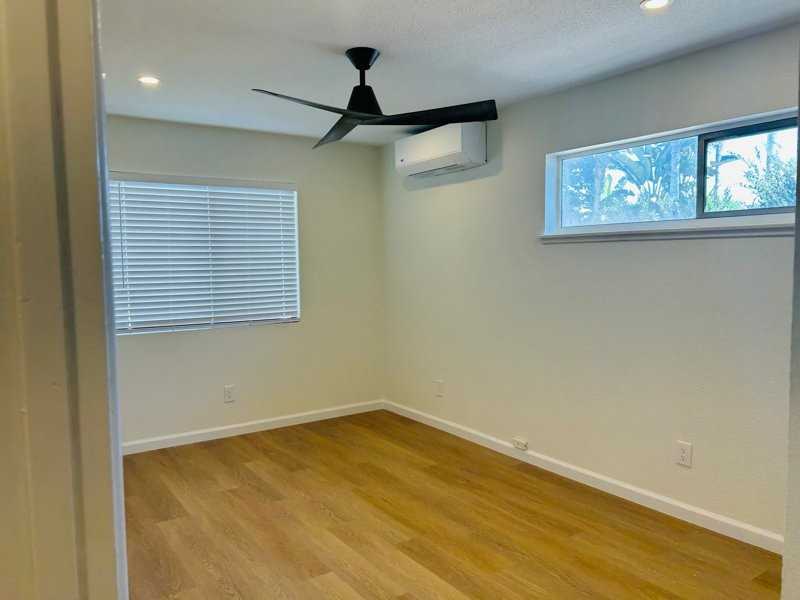 2811 E 11th St - Photo 7 of 16