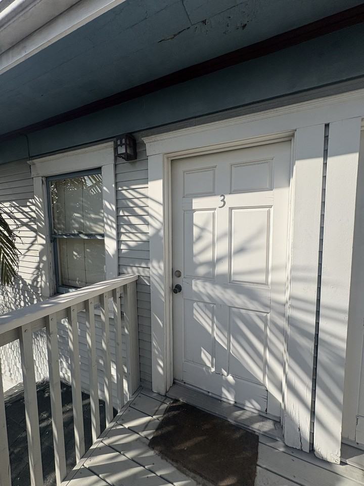1027-1031 21st Street - LT - Photo 3 of 18