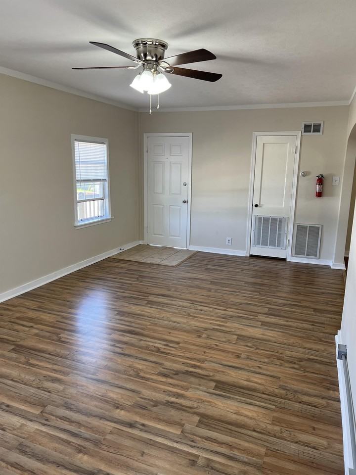 104 North Niles Street - Photo 2 of 6