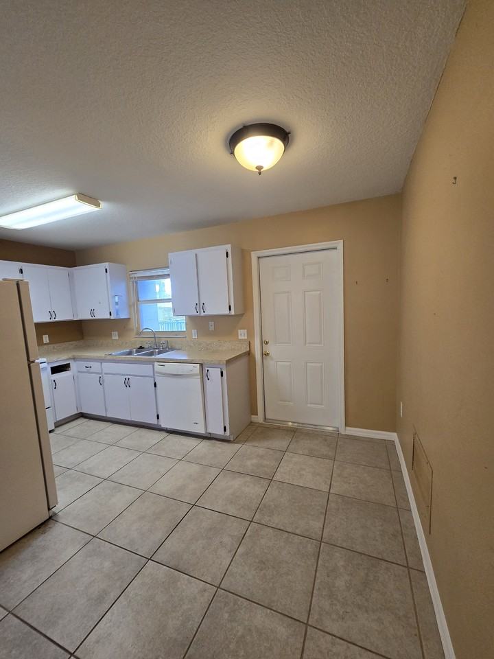 620 17th Street - Photo 4 of 13