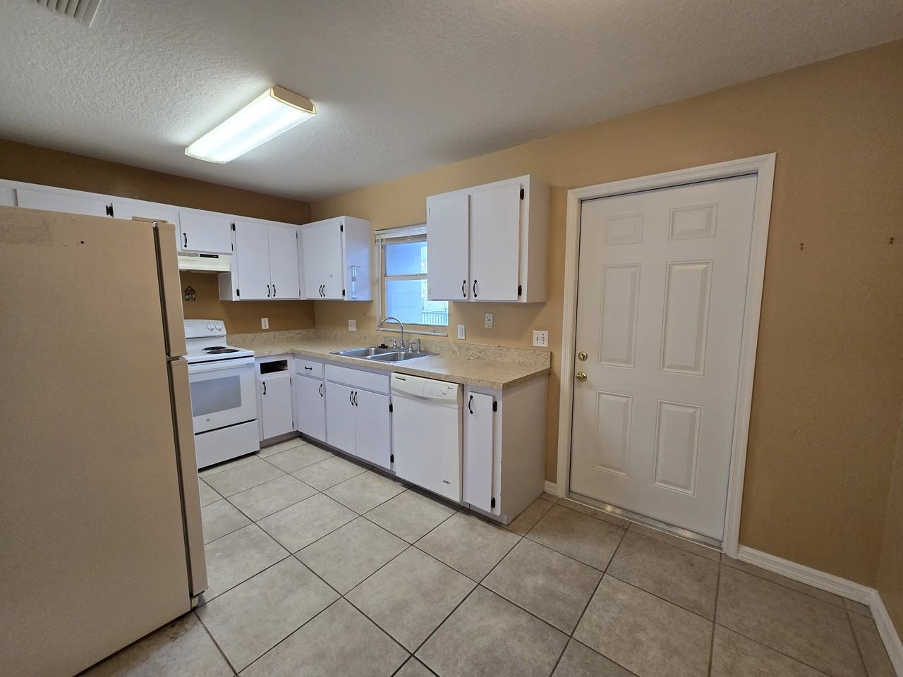 620 17th Street - Photo 5 of 13