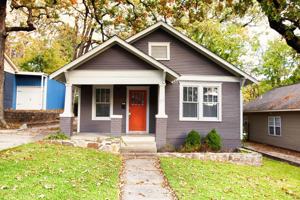 featured image of 117 N Cedar St