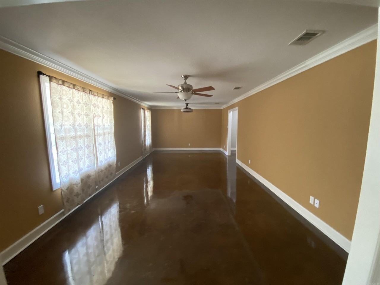 5501 N Walnut Rd - Photo 2 of 13