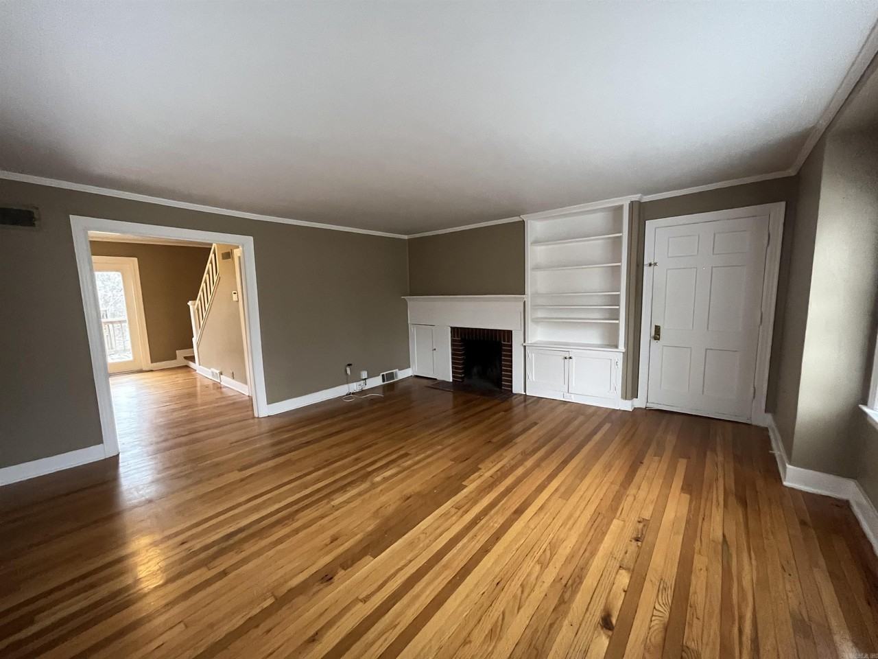 813 Beechwood St - Photo 4 of 23