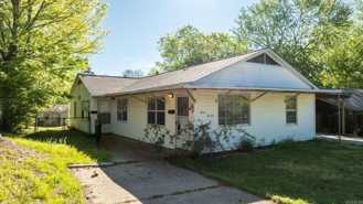 713 Oakwood - Photo 1 of 1