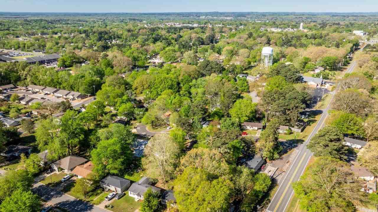 715 Oakwood - Photo 7 of 19