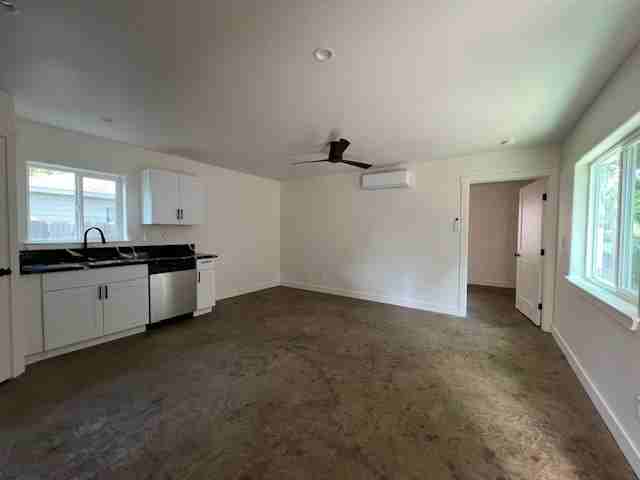 205 W 20th St - Photo 6 of 19