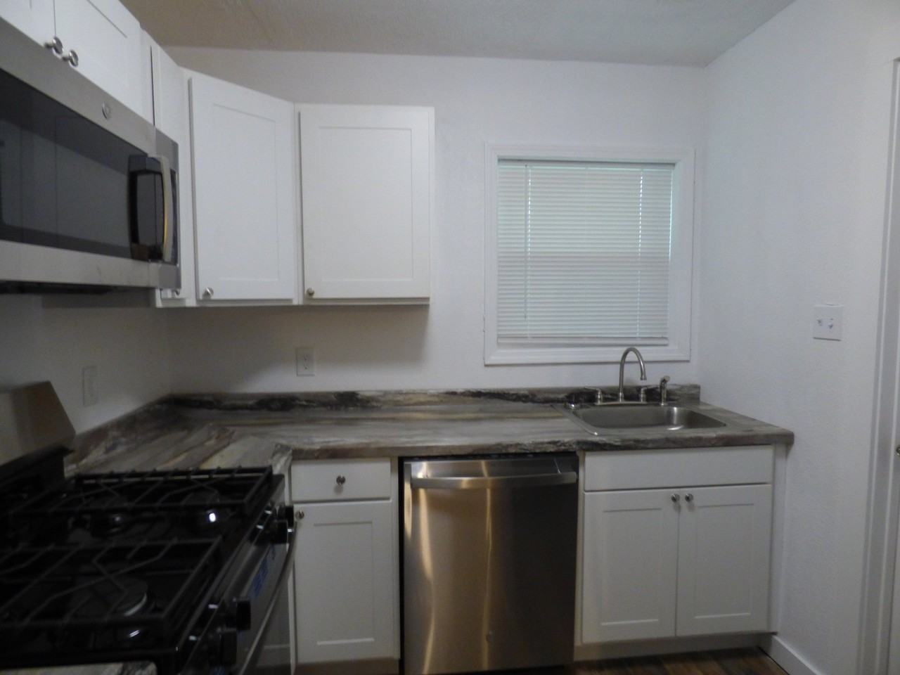 9 W Eads Ave - Photo 6 of 14