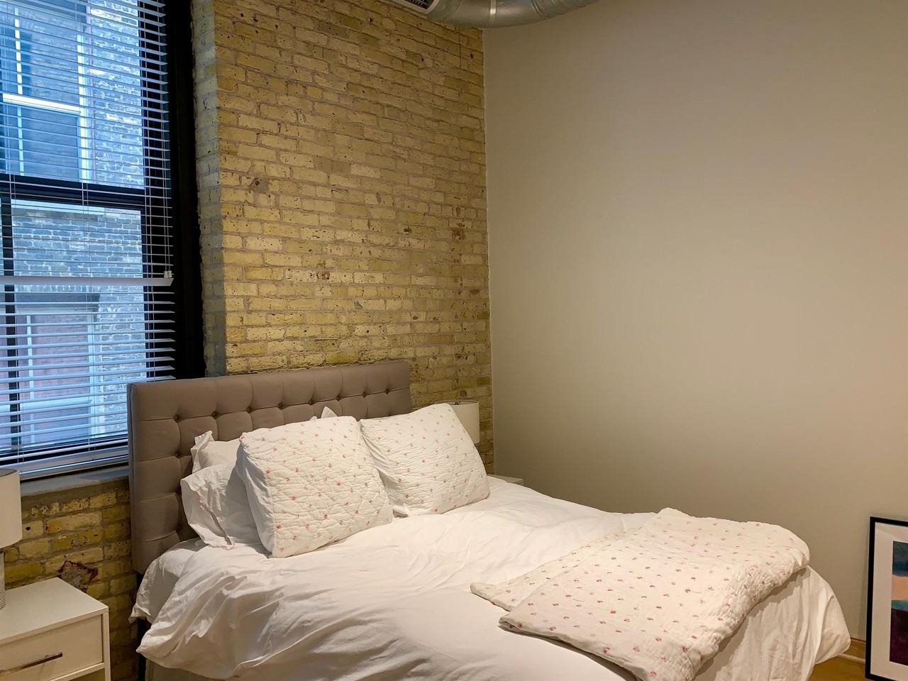 239 East Chicago Street - Photo 4 of 16