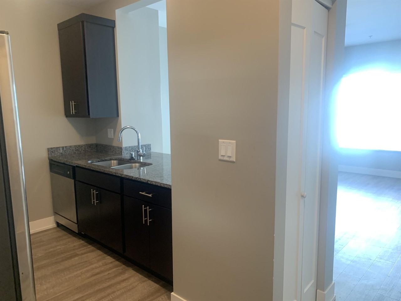 1809 N Cambridge Ave - Photo 4 of 50