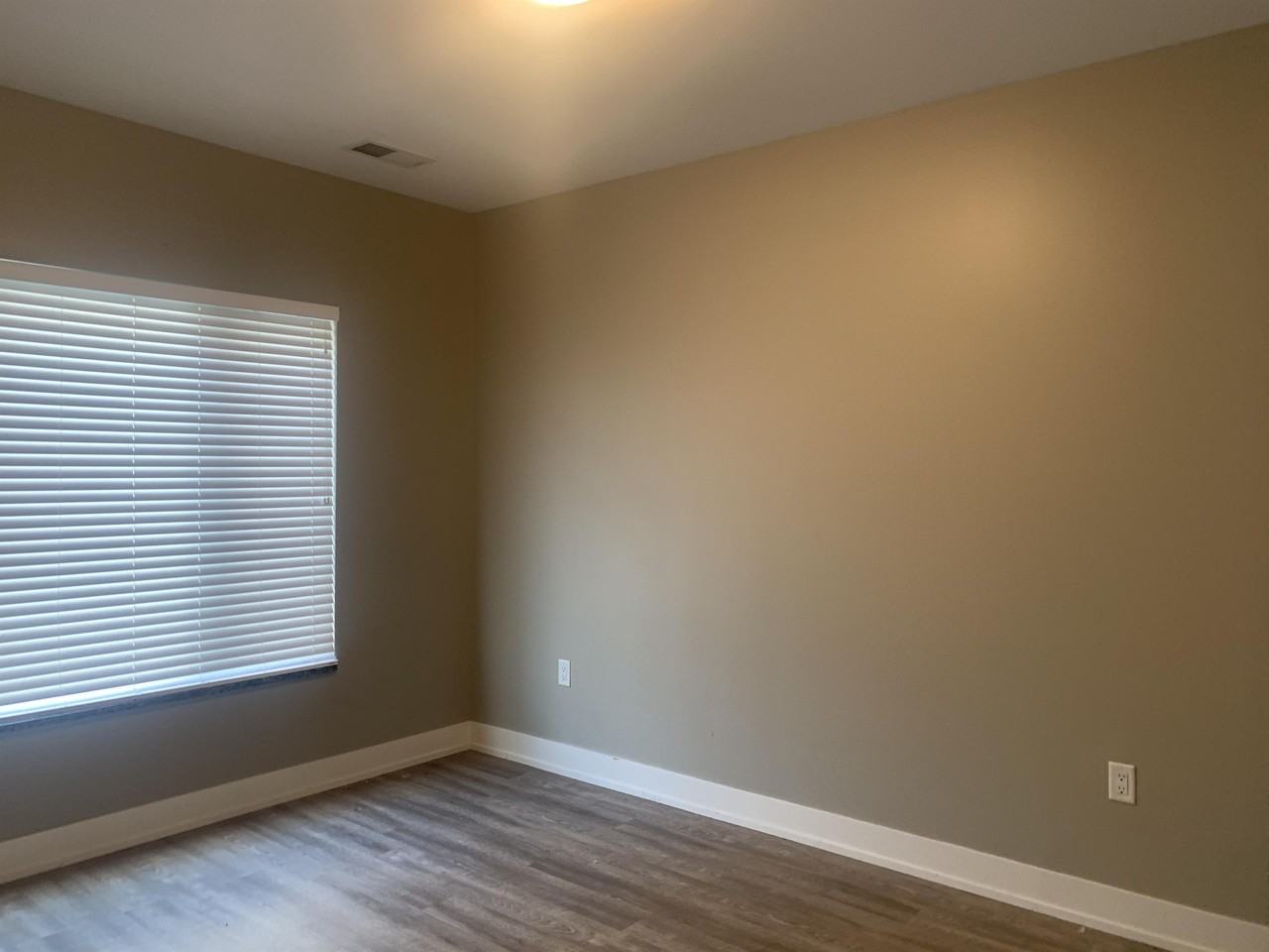 1809 N Cambridge Ave - Photo 6 of 50