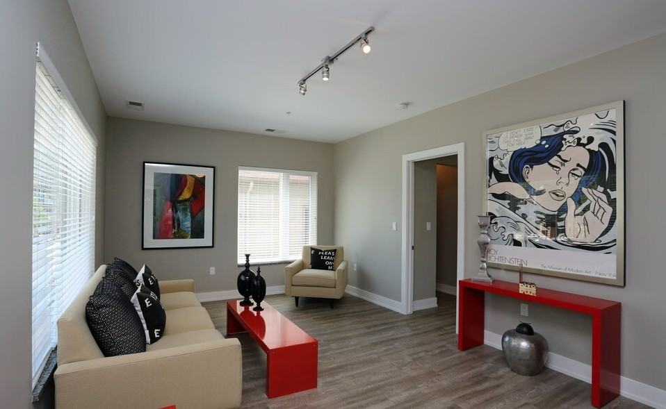 1809 N Cambridge Ave - Photo 3 of 48