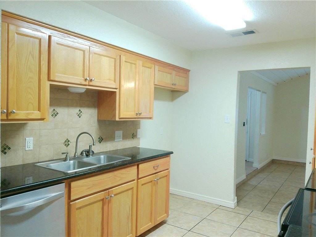 6306 Kristin Dr - Photo 6 of 18