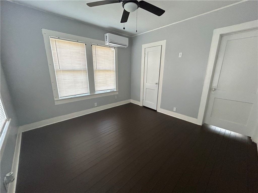 1433 12th St - Photo 7 of 14