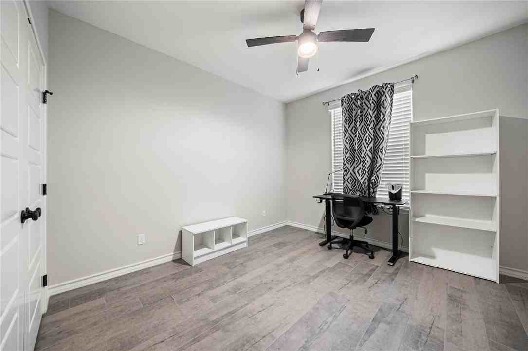 105 John Russell - Photo 5 of 24