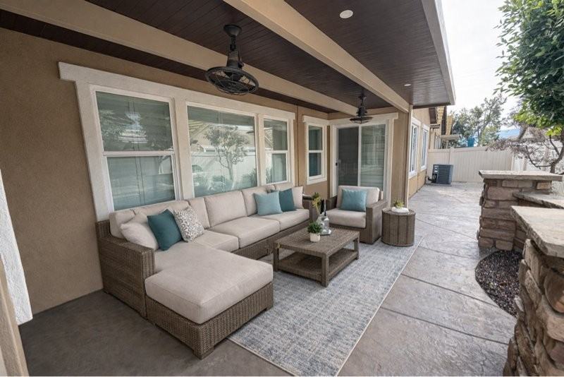 16080 Begonia Ave - Photo 3 of 11