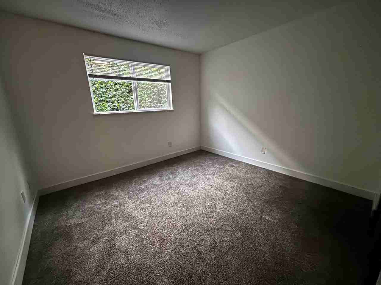 Milwaukie - 397 - Photo 2 of 14