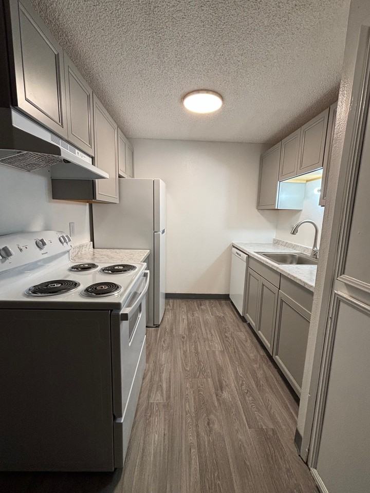 Milwaukie - 397 - Photo 4 of 14