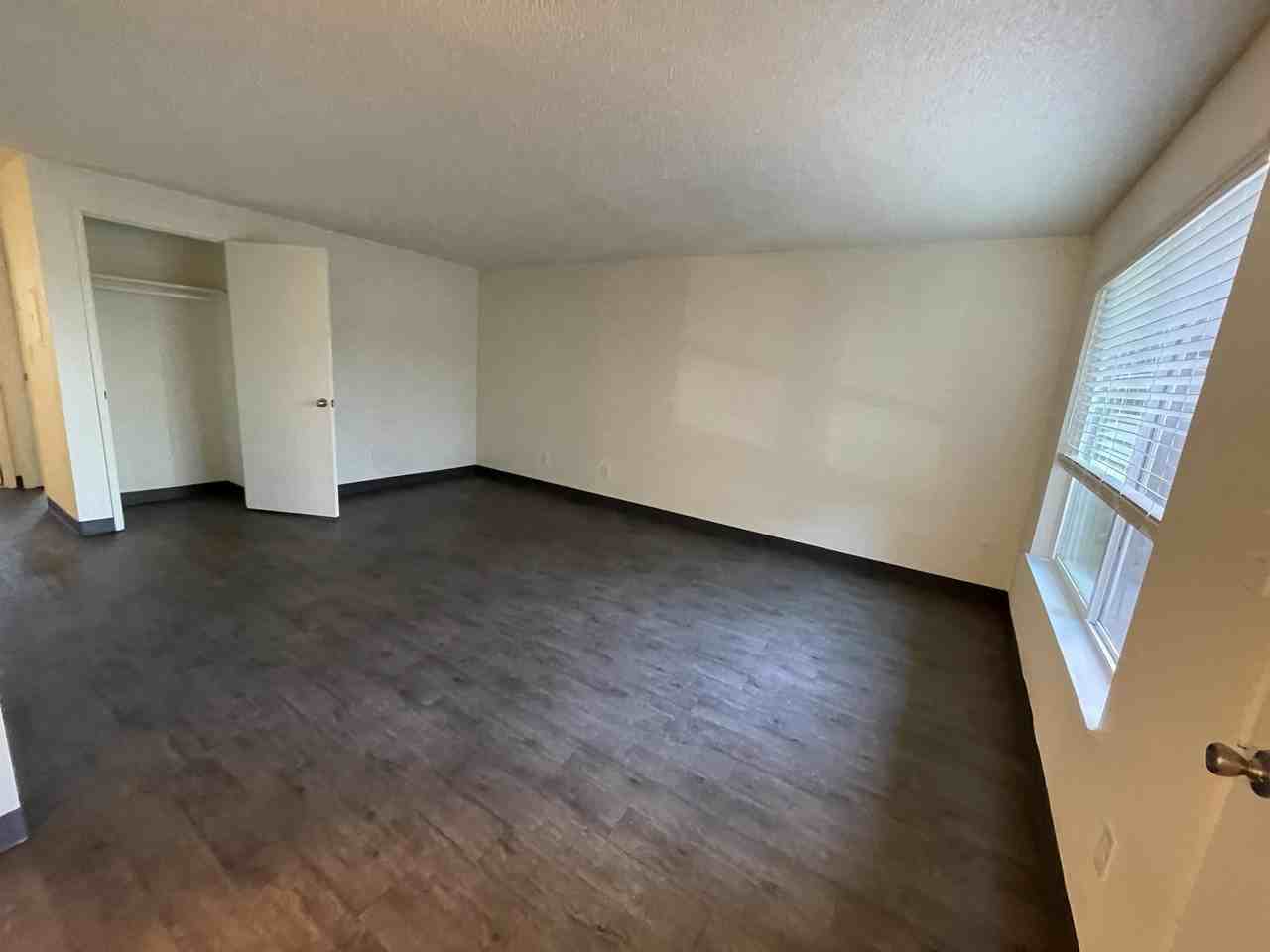 Milwaukie - 397 - Photo 7 of 14