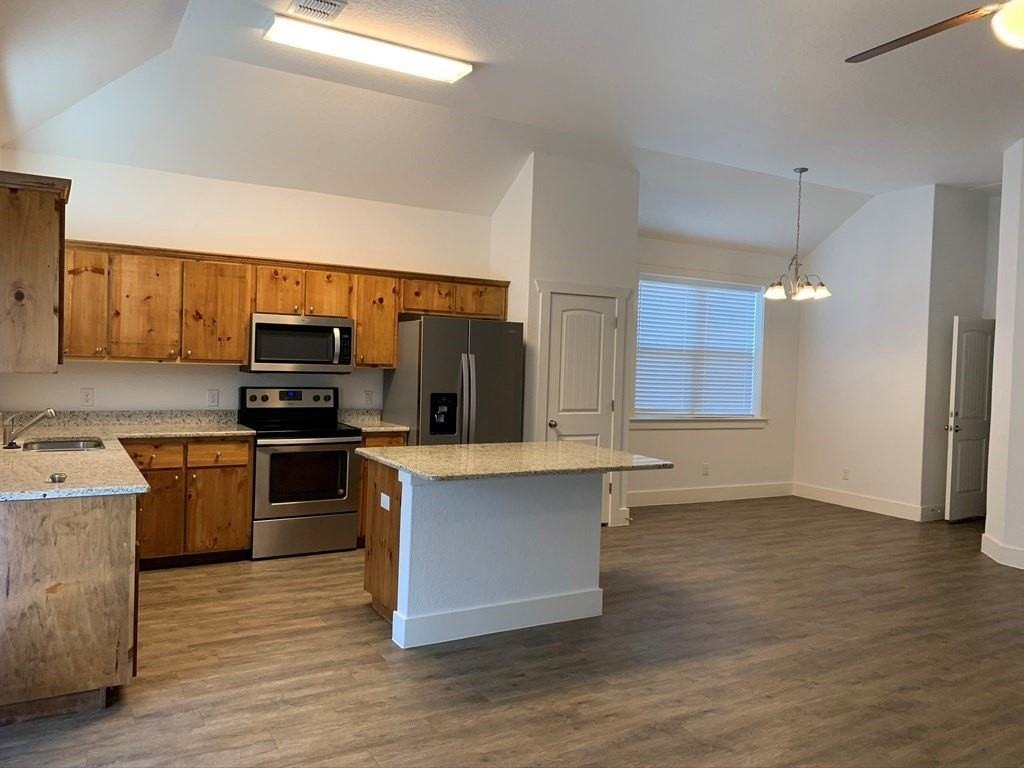 306 Winston Dr - Photo 4 of 14