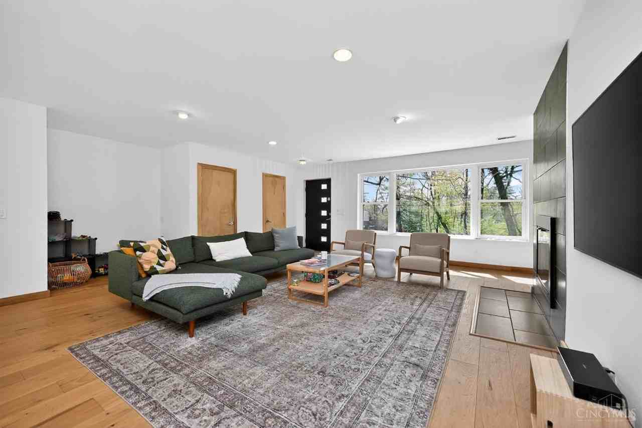 439 Hidden Valley Ln - Photo 6 of 50