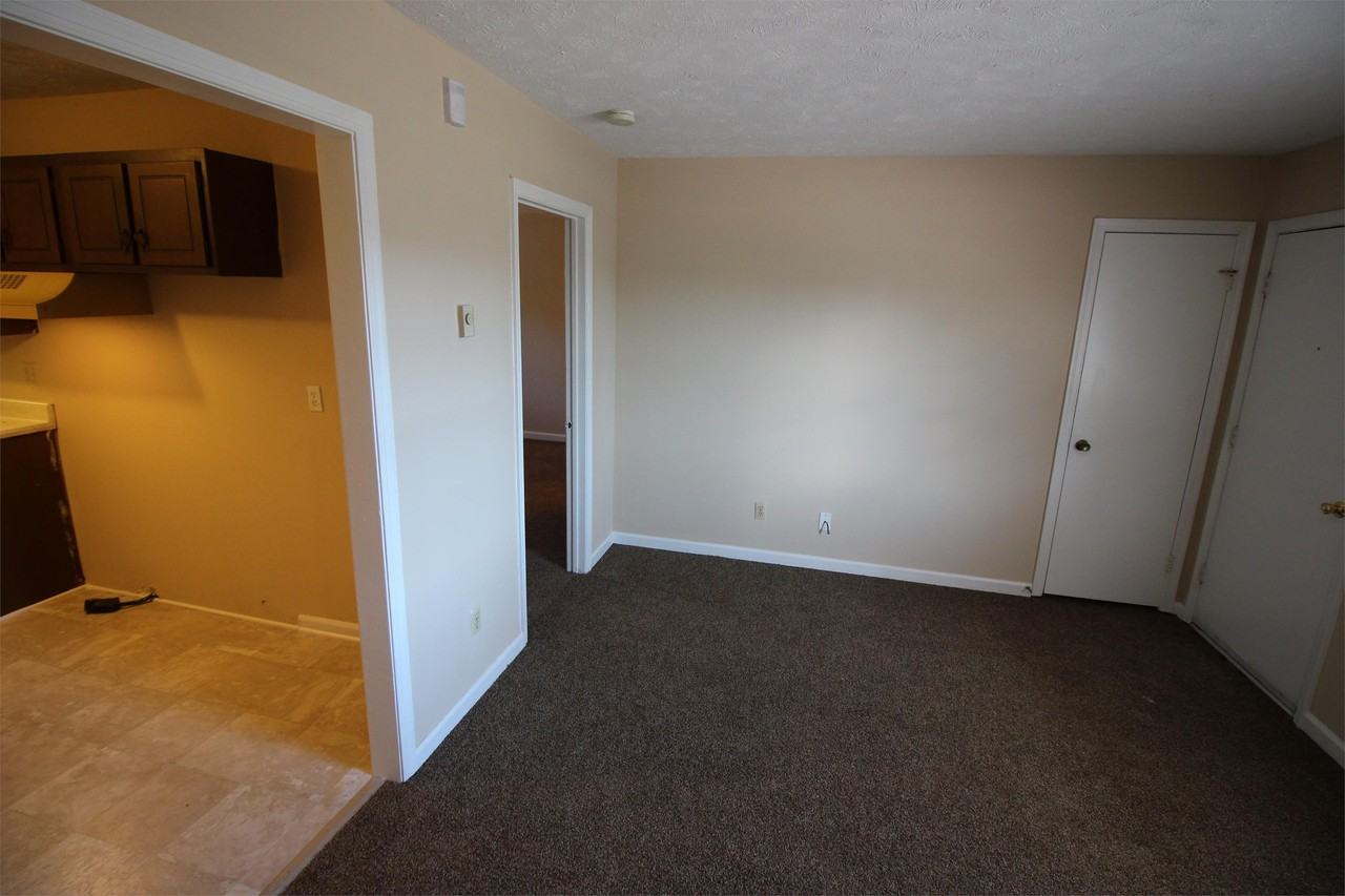 6454 Applecross Ave #C - Photo 3 of 28