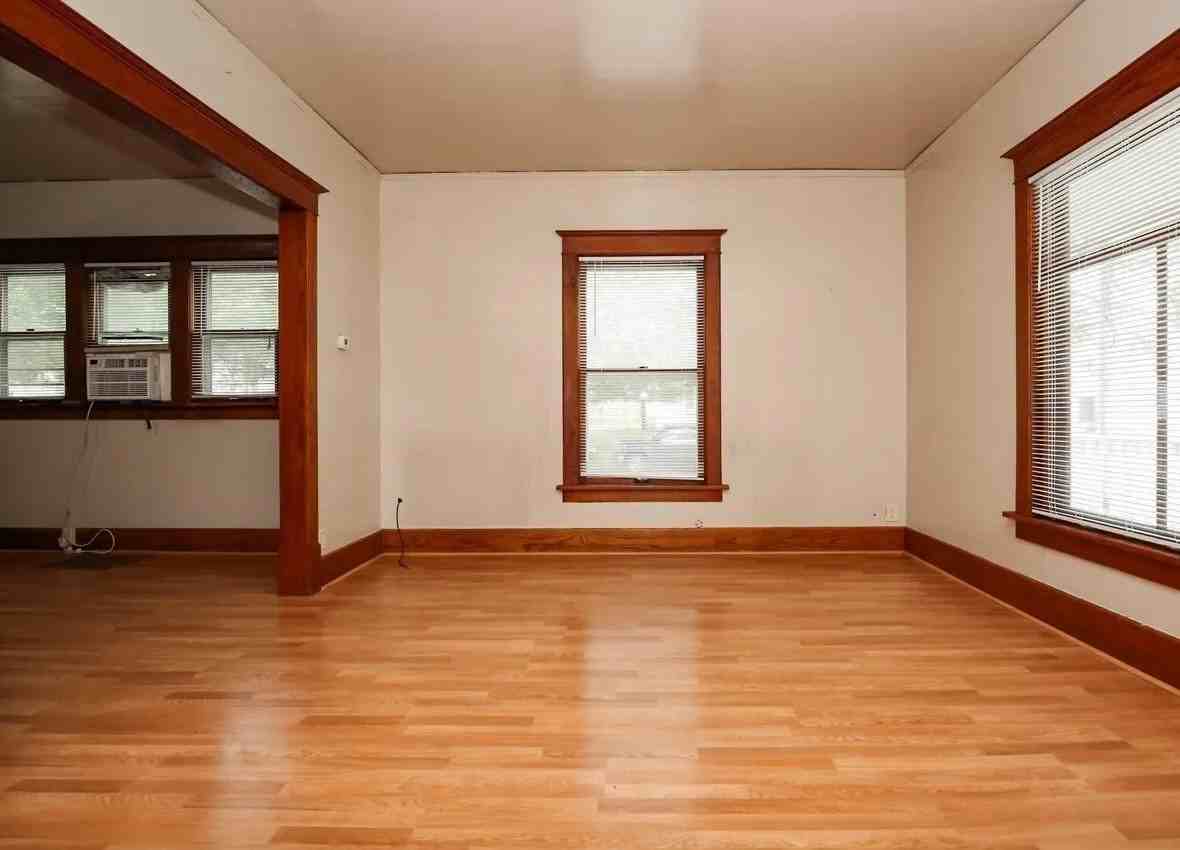 425/427 W 16Th St #427 - Photo 5 of 20