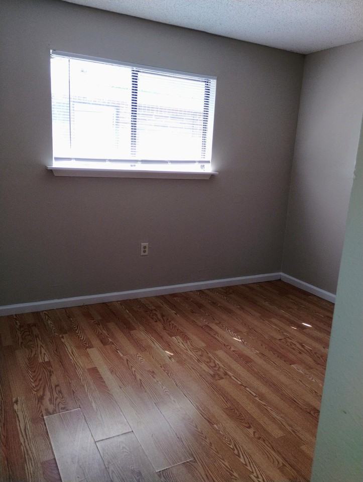 1744 Cedar Lake Dr #D - Photo 2 of 5