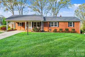 featured image of 113 Suncrest Rd
