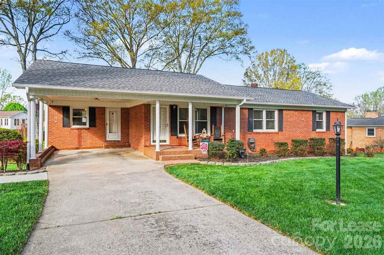 113 Suncrest Rd - Photo 2 of 29