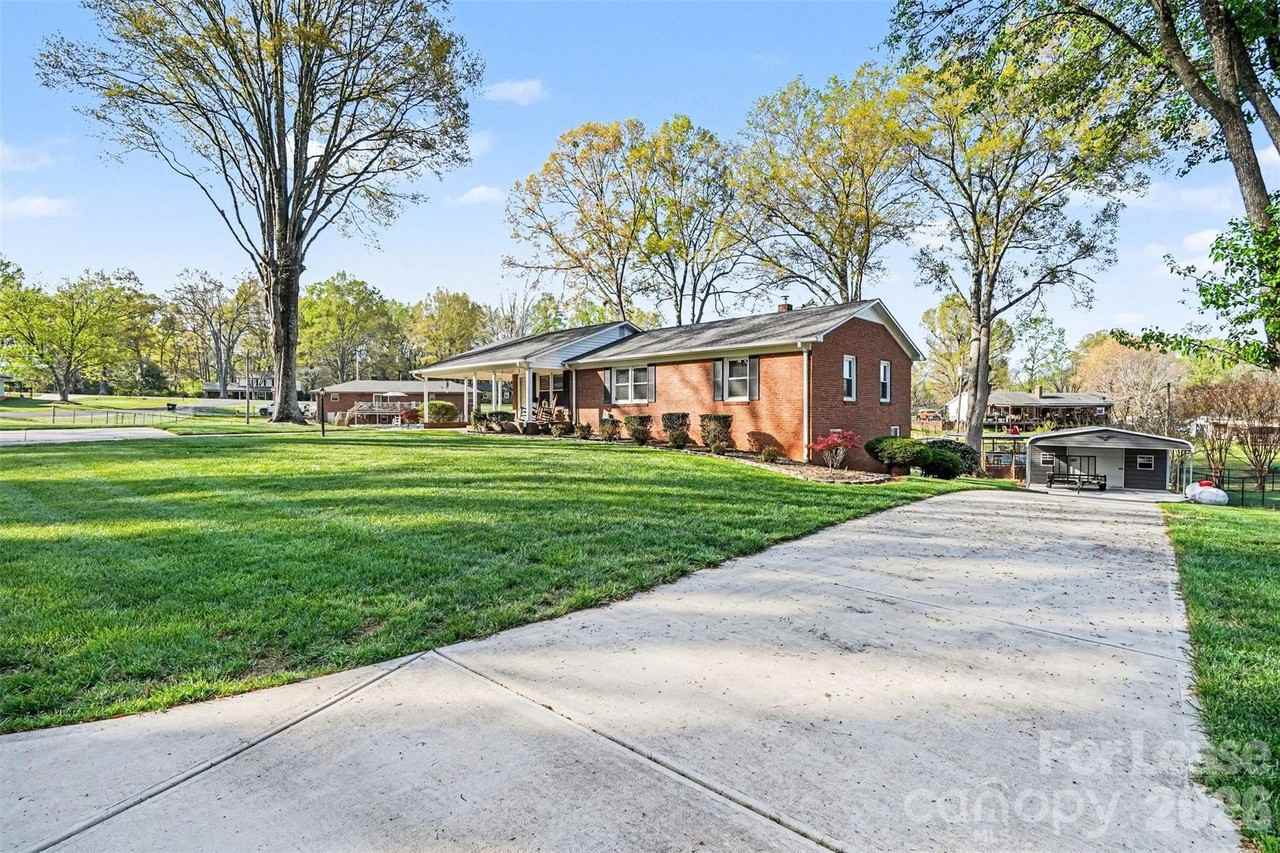 113 Suncrest Rd - Photo 3 of 29