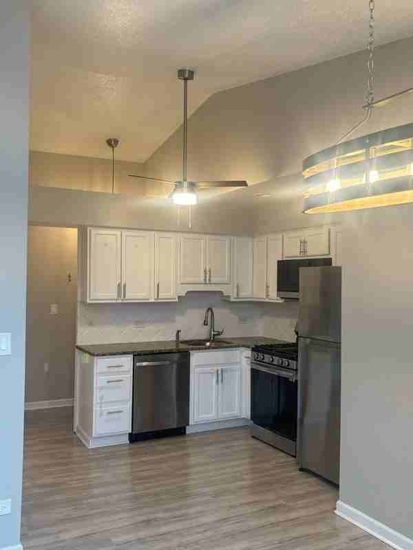 16 Echo Ct #17 - Photo 4 of 19