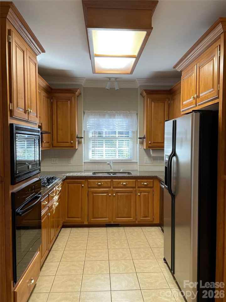 3602 French Woods Rd - Photo 6 of 24