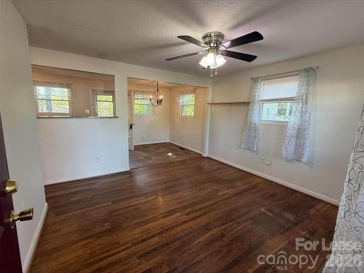 910 Edgemont Ave - Photo 6 of 13