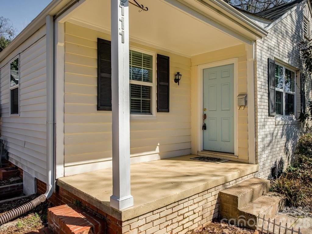 5111 Valley Stream Rd - Photo 4 of 18